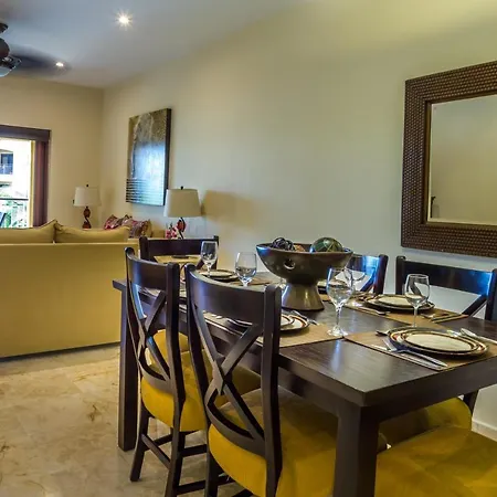 El Faro Oceanfront Apartments